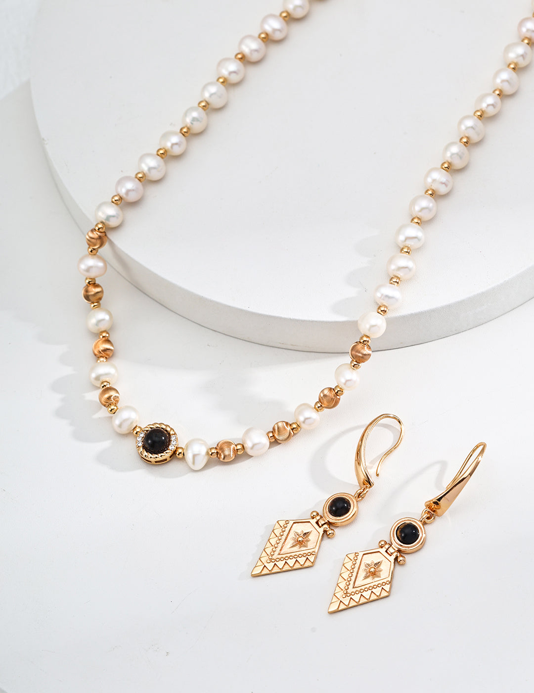 Mini Pearl Necklace - Gold